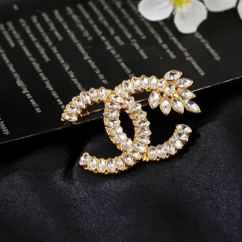 Chanel Brooch 05yxs89